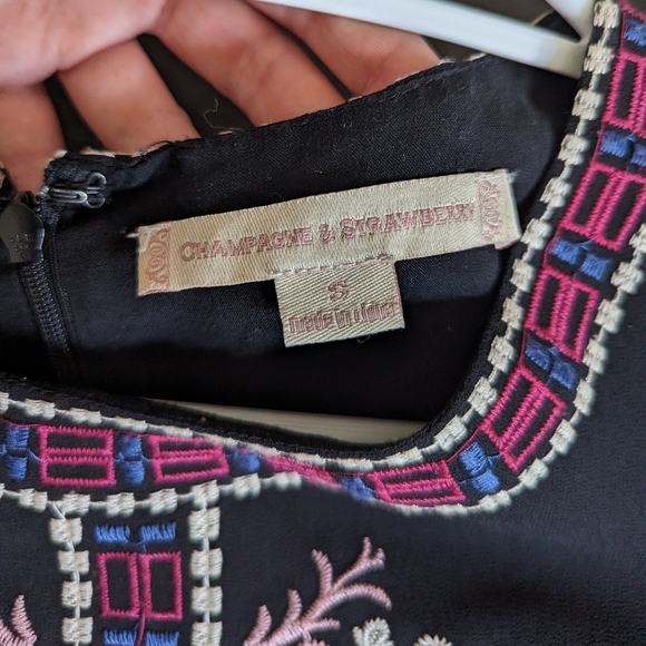 Embroidered, long-sleeve dress - Picture 4 of 4